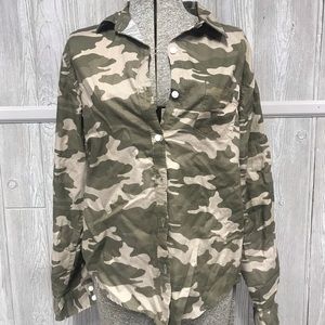Universal Threads Camden Camo Shirt NWT Size S